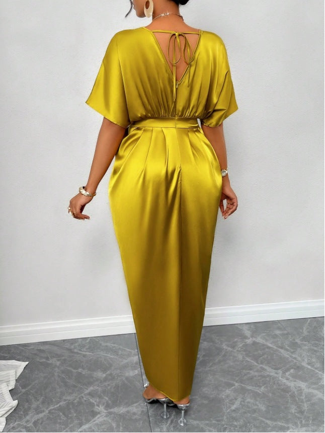 Robe longue cintrée fendue à la taille