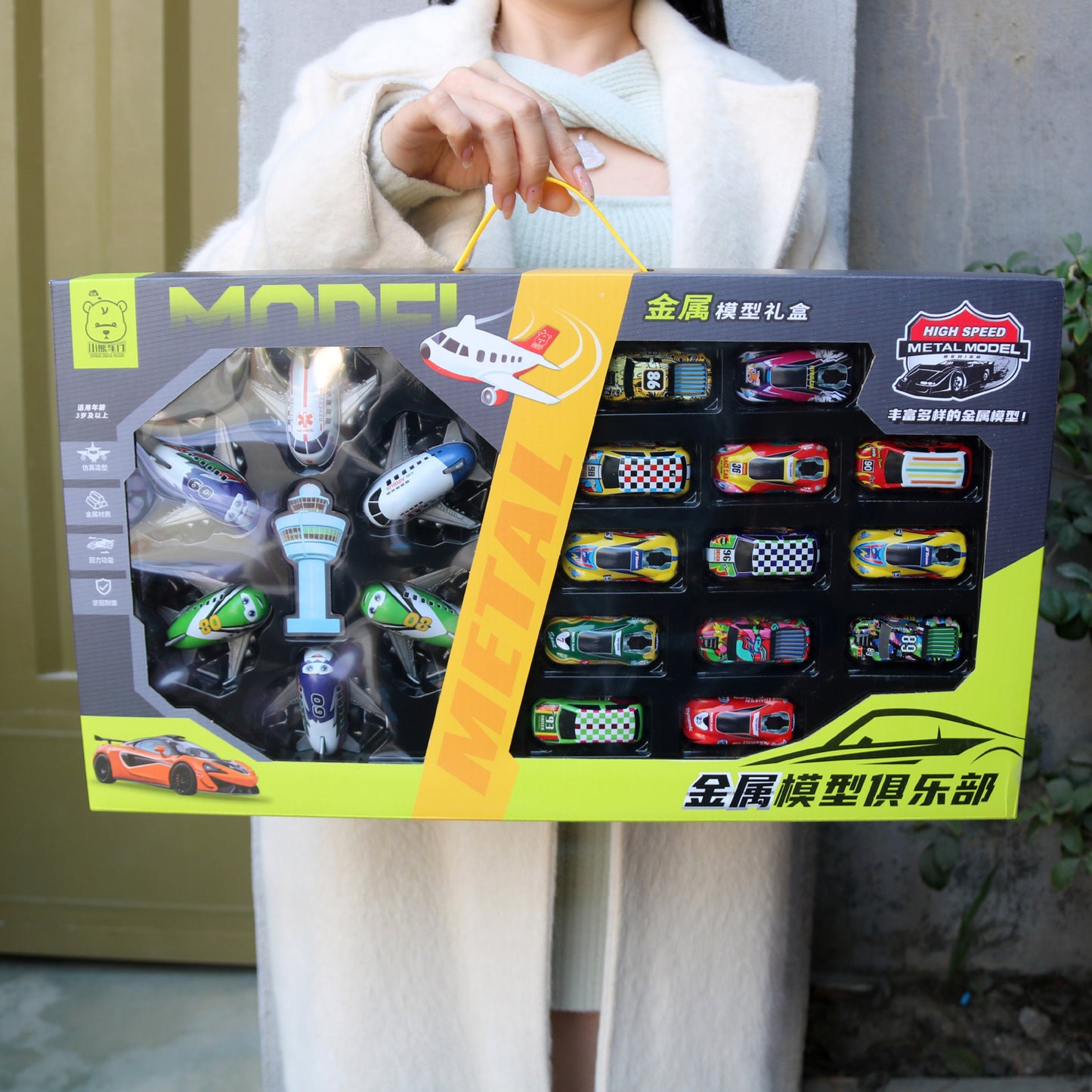 Coffret cadeau de voitures miniatures en métal à friction 