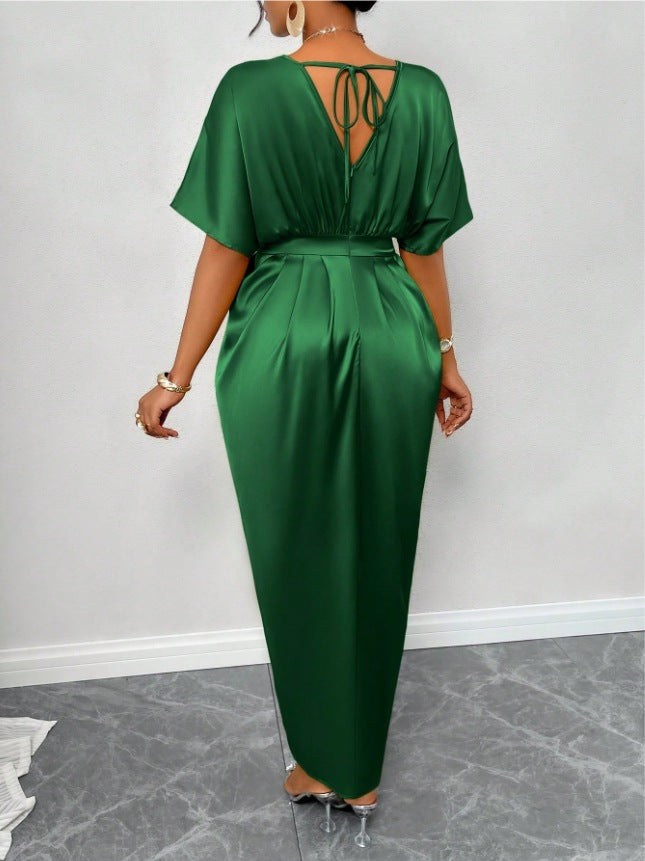 Robe longue cintrée fendue à la taille 