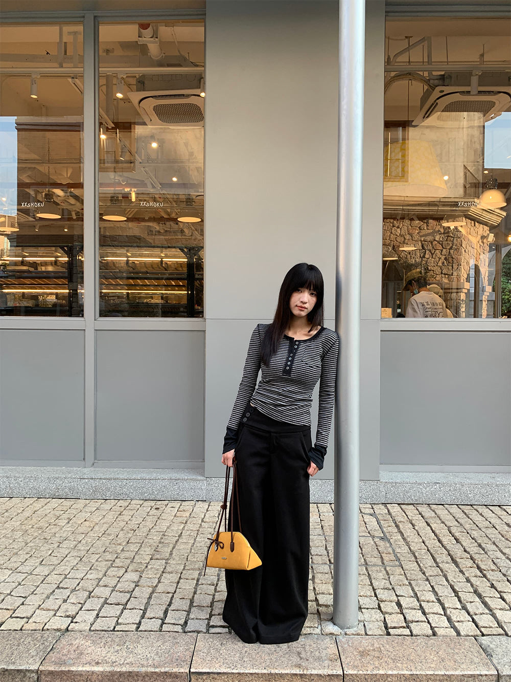 Pantalon de tailleur élégant à boutons latéraux pour femme 