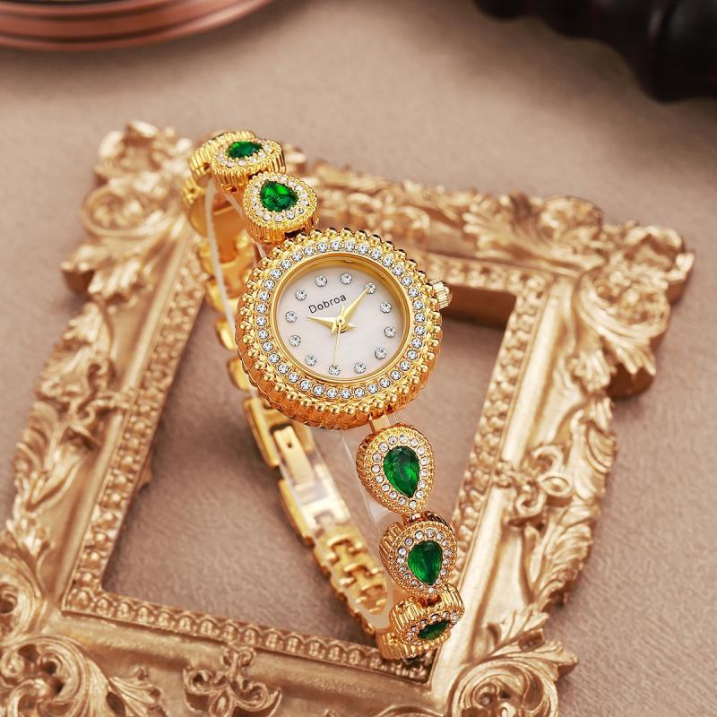 montre de style médiéval français 