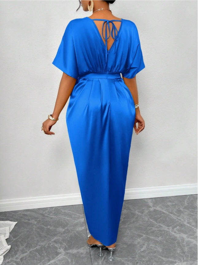 Robe longue cintrée fendue à la taille 